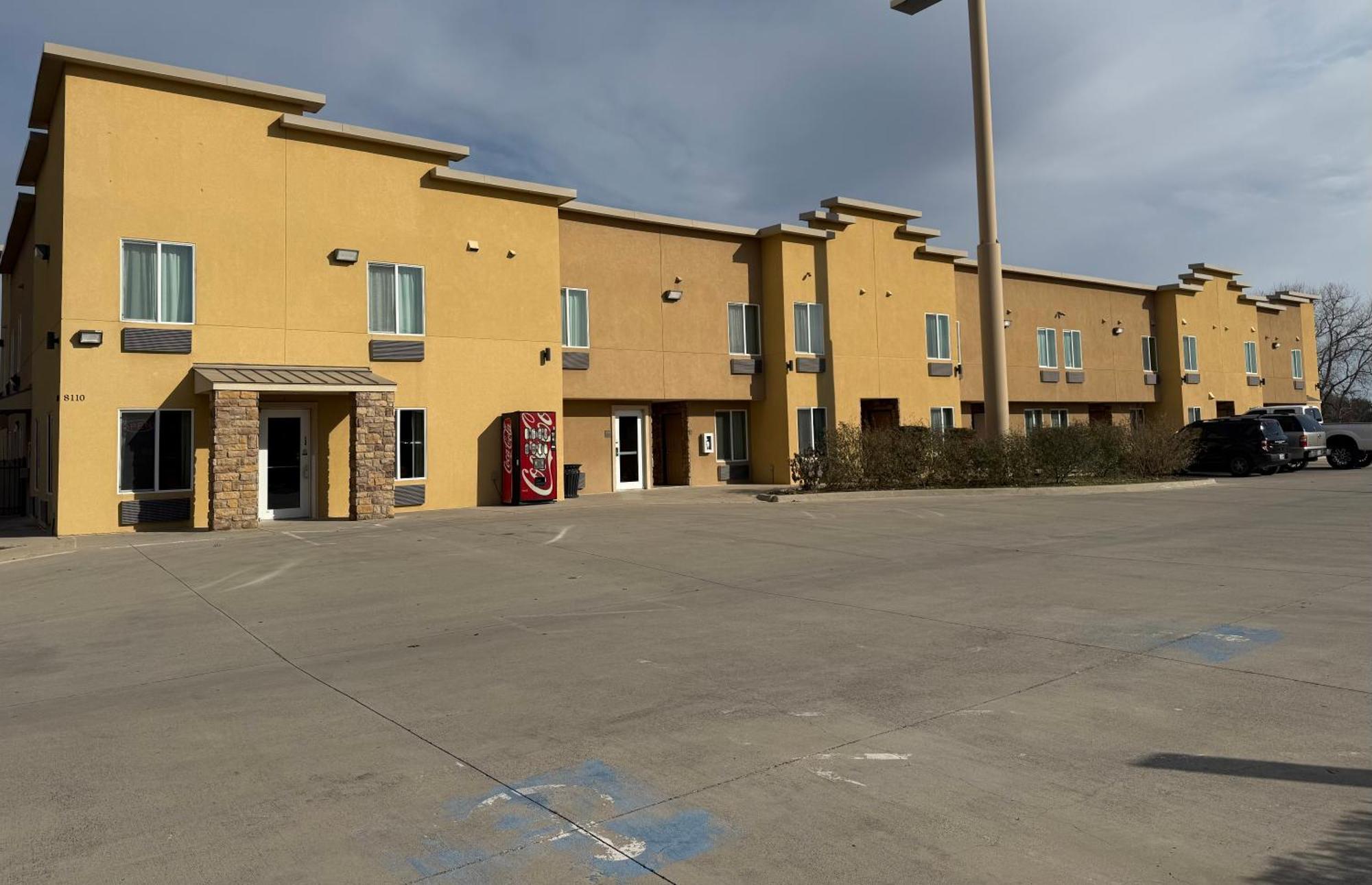 West Worth Inn & Suites White Settlement Exterior photo