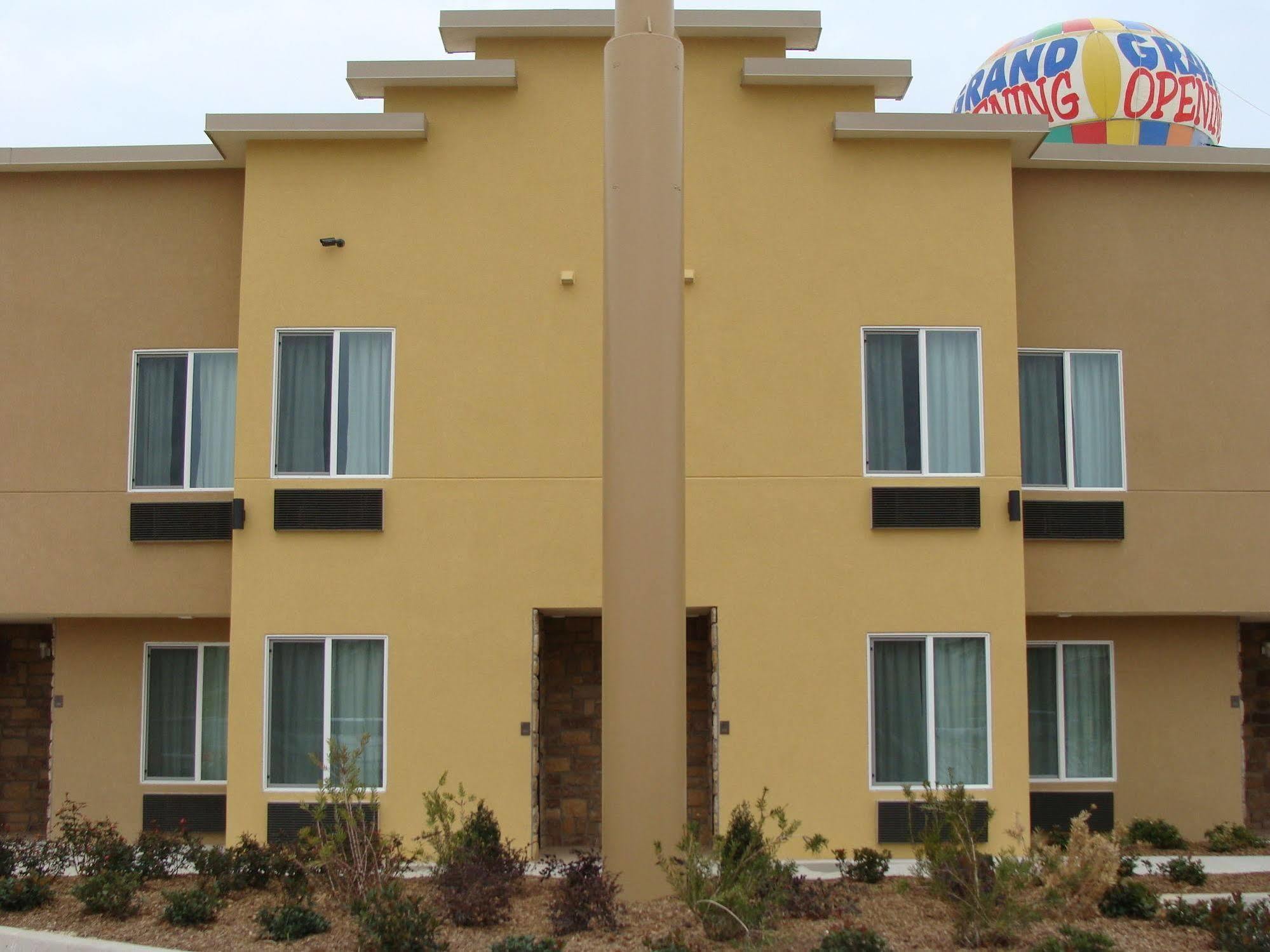 West Worth Inn & Suites White Settlement Exterior photo