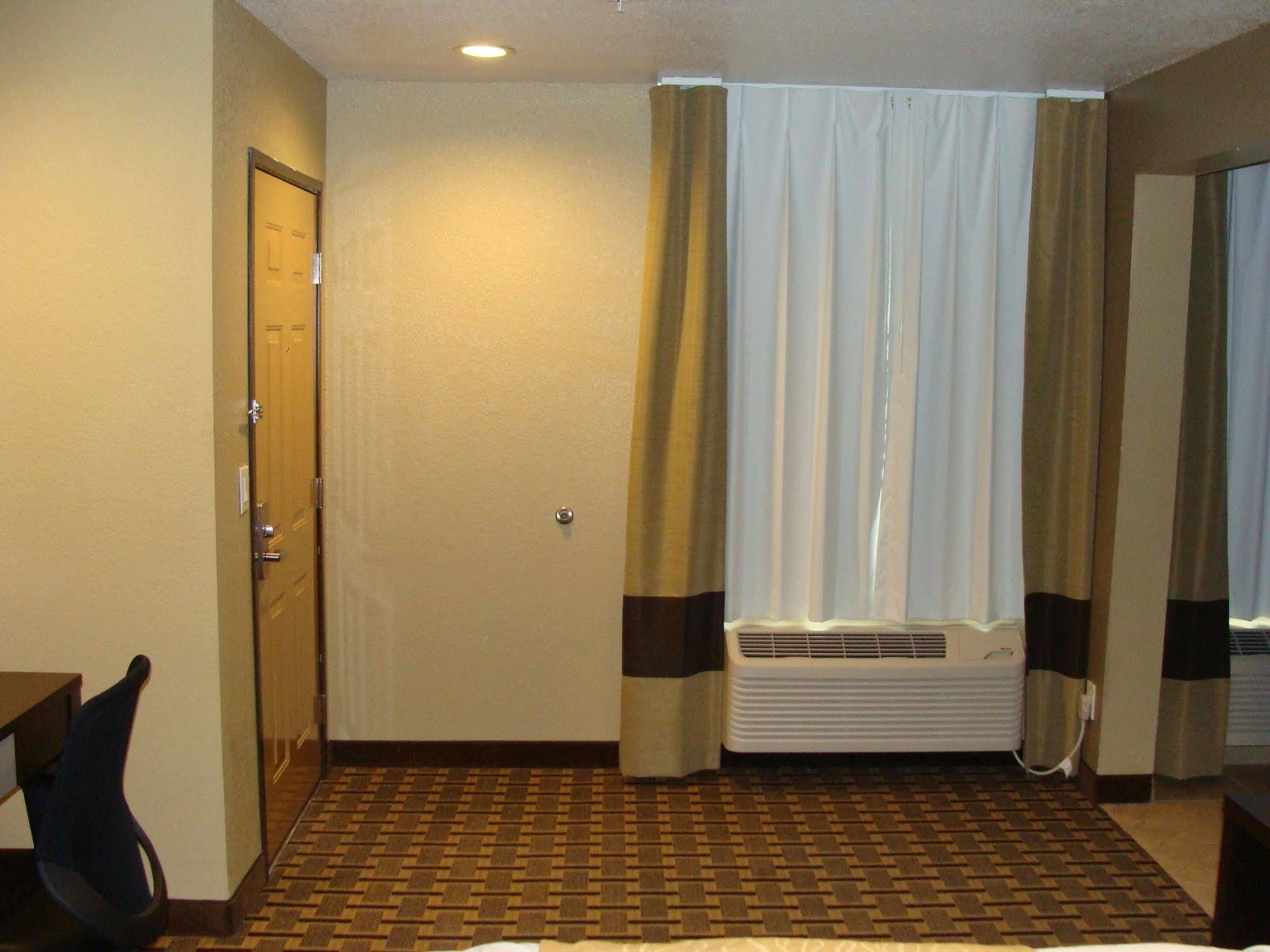 West Worth Inn & Suites White Settlement Exterior photo